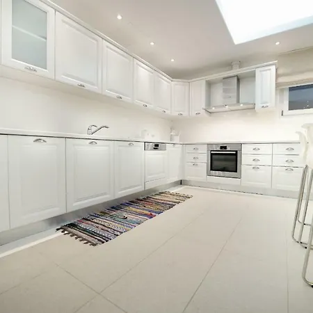 Master 13 Bedrooms Villa