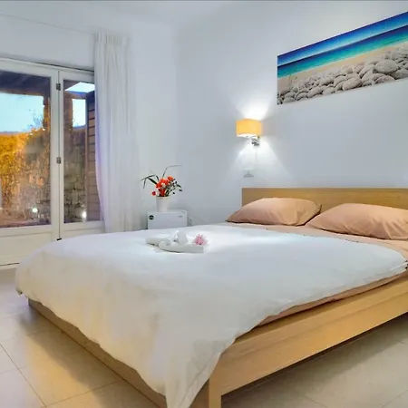 Villa Master 13 Bedrooms *