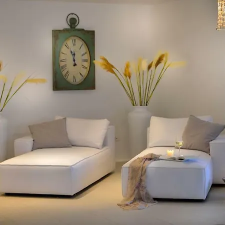 Villa Master 13 Bedrooms *